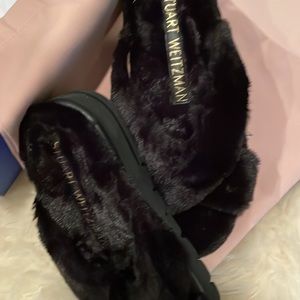 New with tags never worn. Black slippers with original dust bag